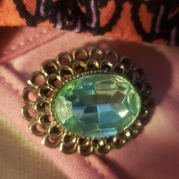 Vintage Brooch with green stone - Picture 4 of 4